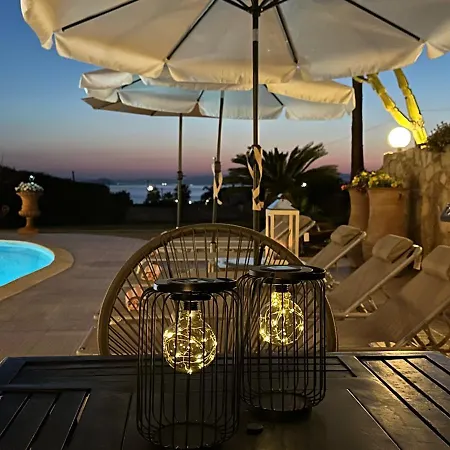 Yellow Octopus Villa